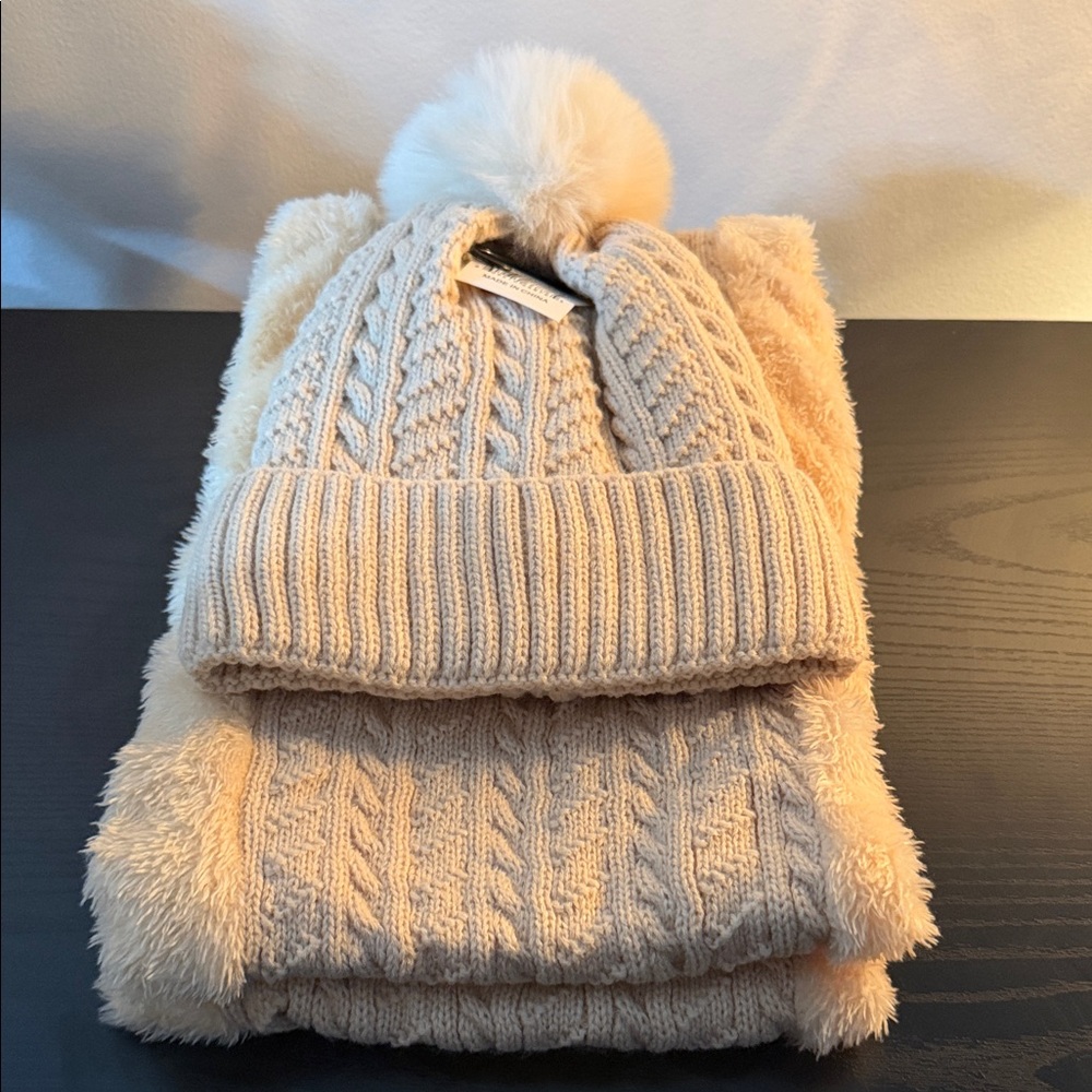 Cable-Knit Beanie & Scarf Set - Picture 5 of 5